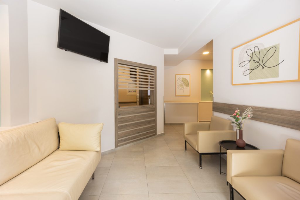 ΚΑΘΙΣΤΙΚΟ ΣΑΛΟΝΙ